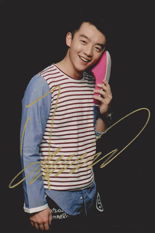 一折明星签名照_『冲冠』大陆明星郑恺亲笔签名照片奔跑吧兄弟新款