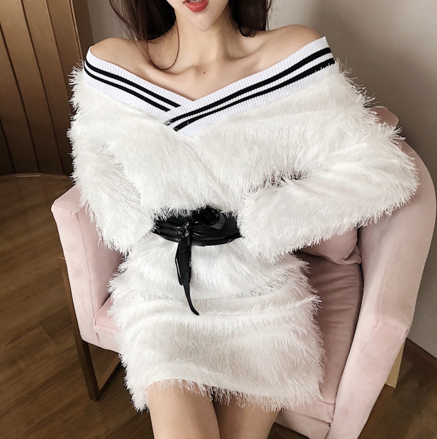 连衣裙漏肩秋冬_网红yy直播衣服女主播服装上镜性感新款漏肩毛绒流苏