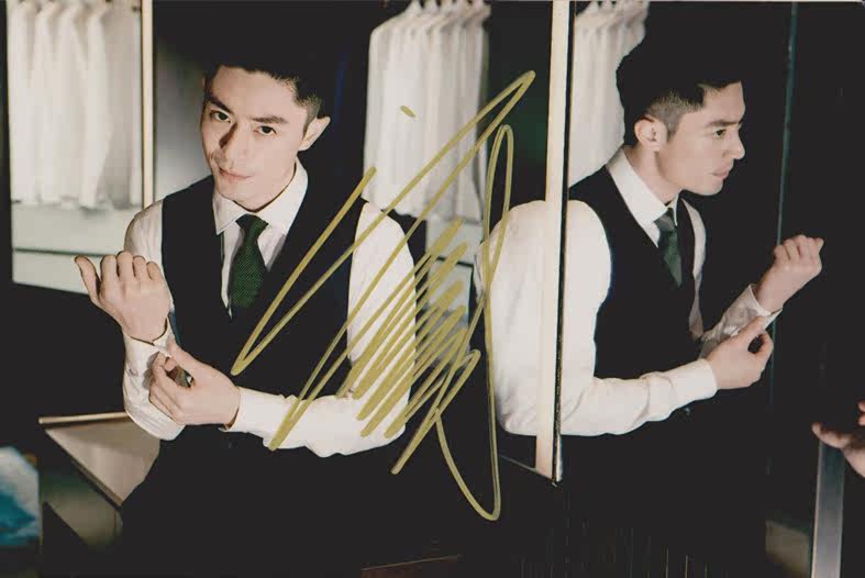 热销明星签名照_『冲冠』台湾明星霍建华亲笔签名照片新款定妆照热门