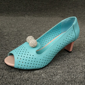 品牌时尚女凉鞋