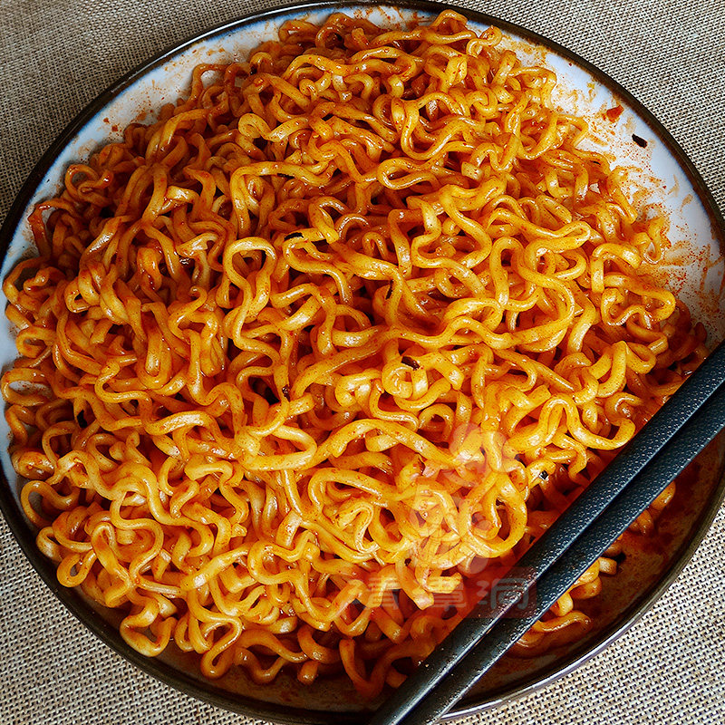 没有泡面的夜生活,是不够完美的