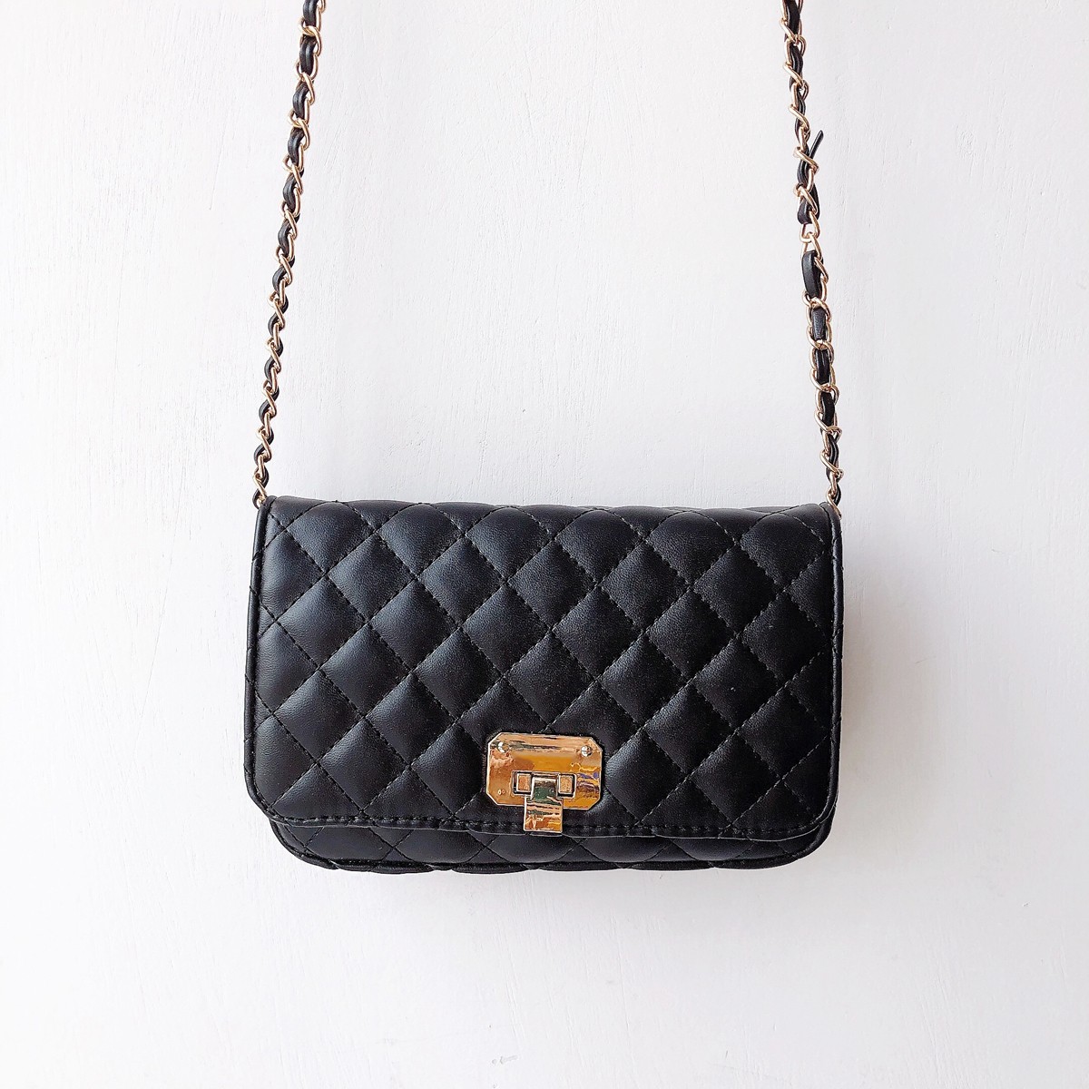 热销菱形链条斜挎包