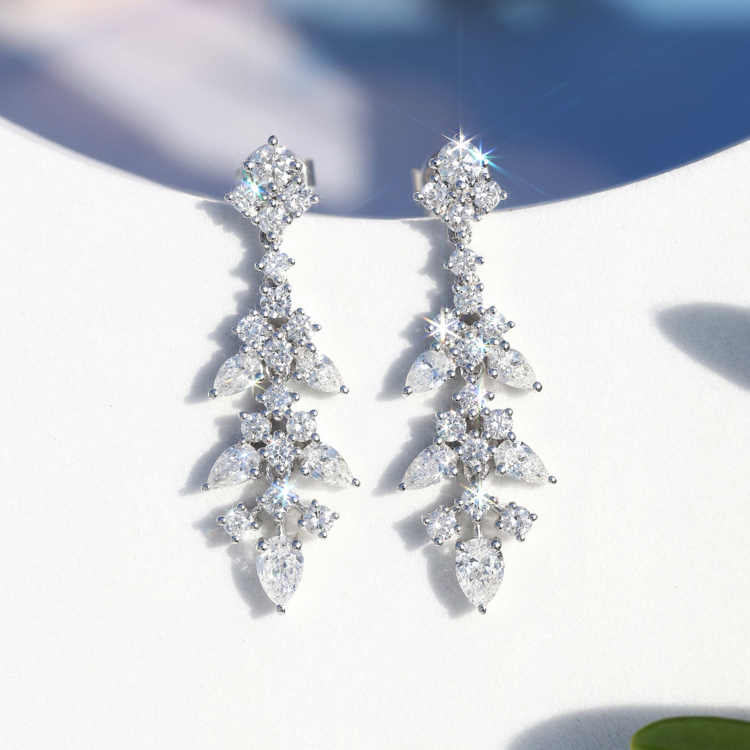 热销水滴钻石耳环_宝石矿工 18k白金水滴钻石耳钉 豪华克拉钻石耳坠长