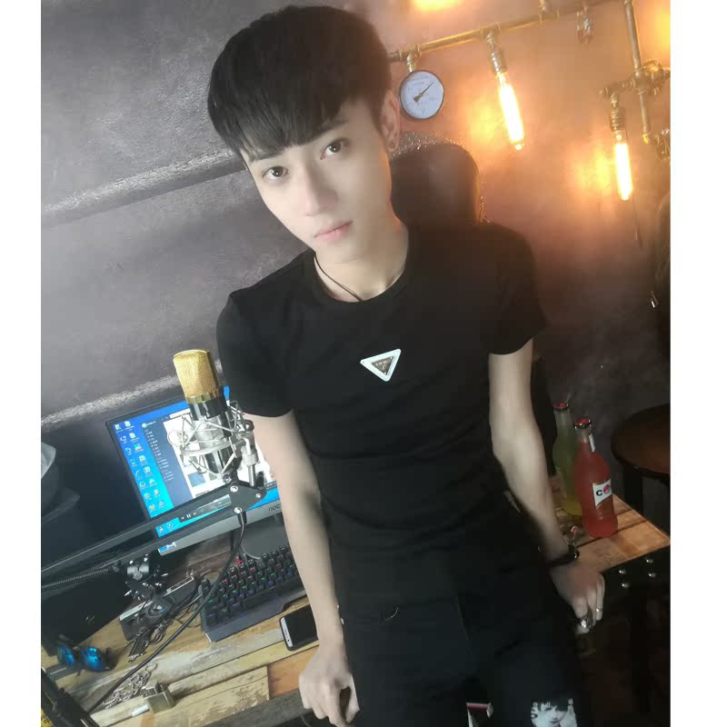 快手社会小伙瘦身男t恤夏季潮男简约圆领棉半截袖男t