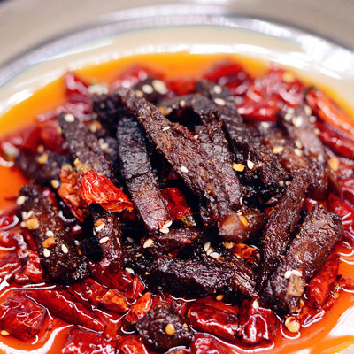 四川冷吃牛肉分享装火焰兔100g酥香牛肉真空味麻辣零食香酥牛肉干