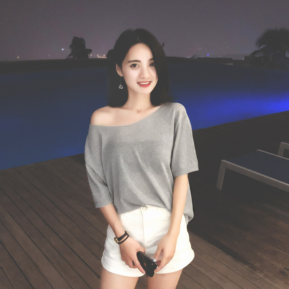 时尚灵感指南丨宽松舒适气质露肩性感t恤