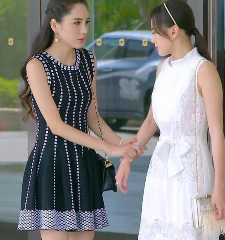 爱来的刚好_专柜爱来的刚好段雪晴张熙媛同款韩版收腰无袖显瘦连衣裙