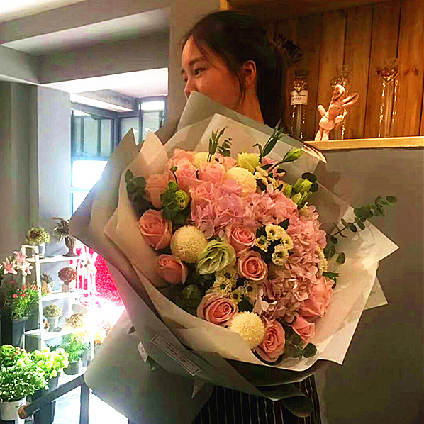 绣球花束鲜花_教师节韩式小清新混搭玫瑰绣球花束北京鲜花同城速递