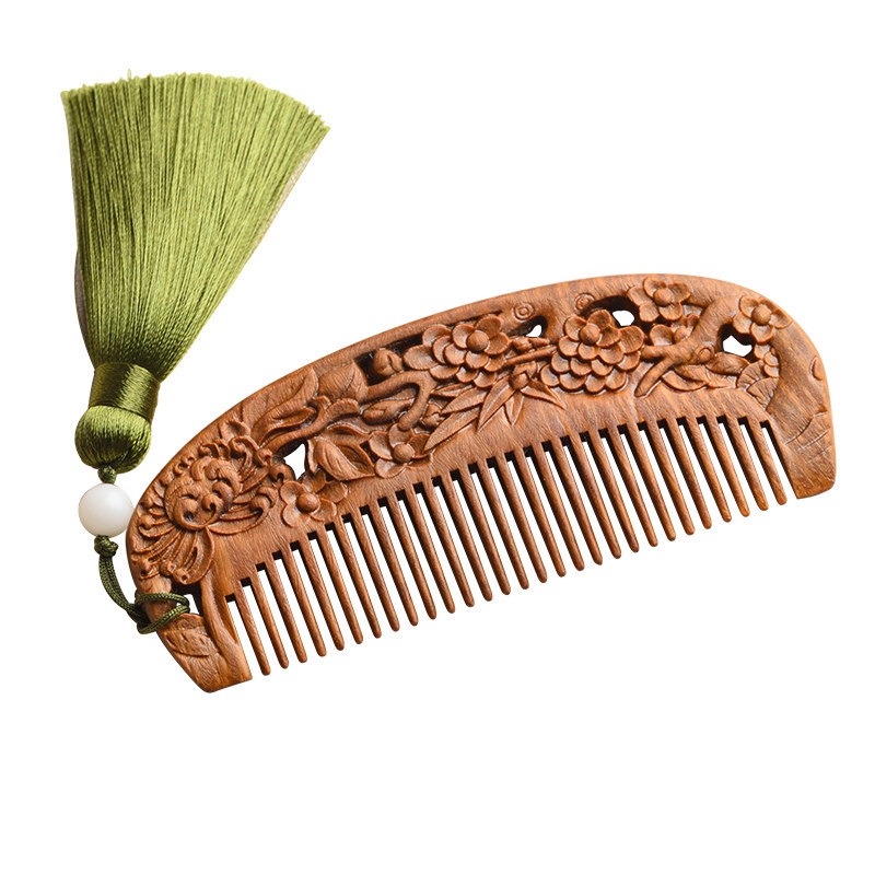 品相出色,细节细致入微,非常漂亮,造工精致,还有凤尾般美丽的花纹