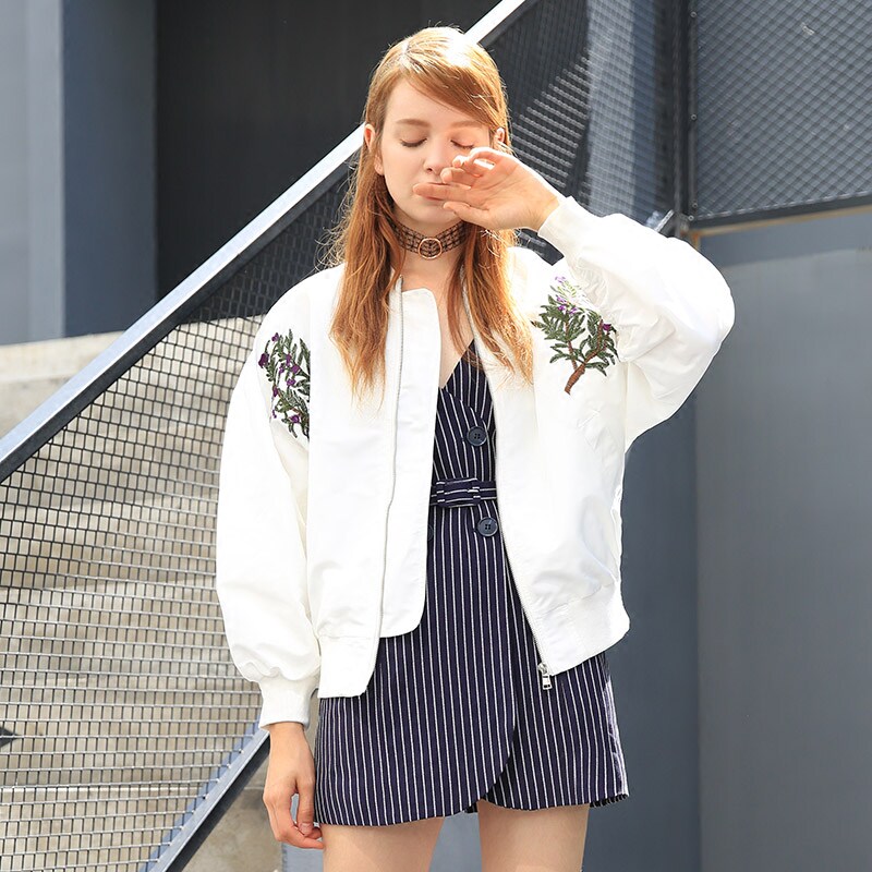 捧起秋天,穿上棒球衫,一周穿搭不重样