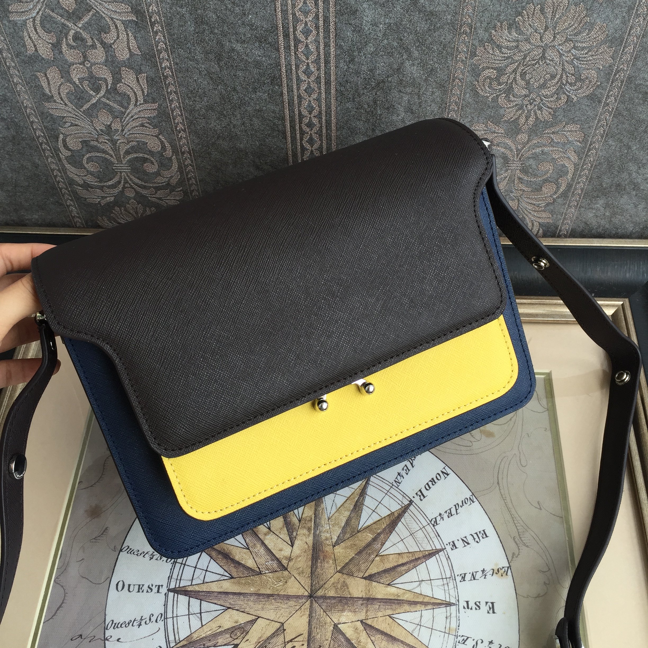 【雯玛尼】 trunk包 风琴包 中号 单肩斜挎女包百搭简约 蓝黄咖