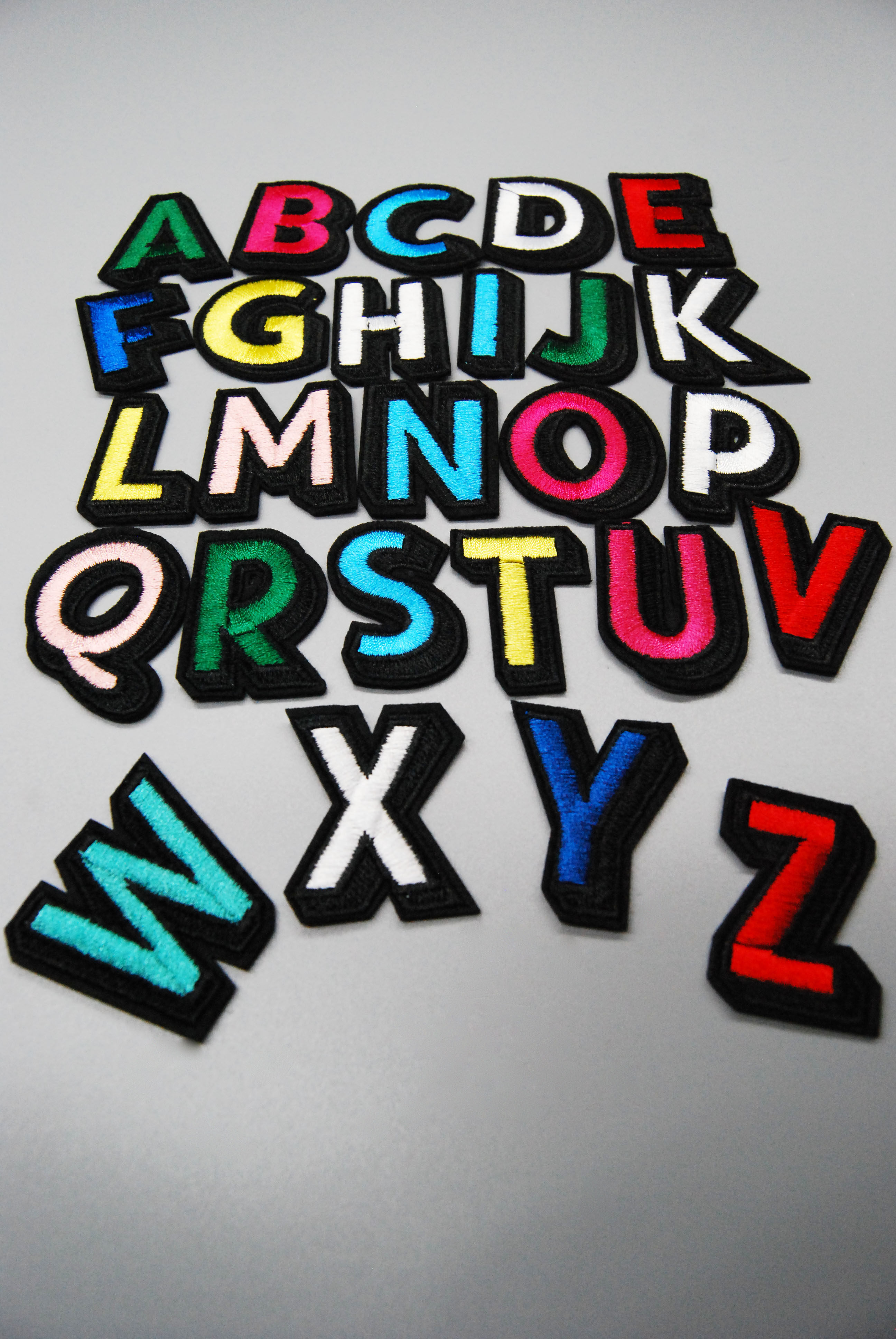 精致刺绣百搭字母布贴衣服装饰补丁补洞贴小号diy装饰背胶烫缝贴2.50