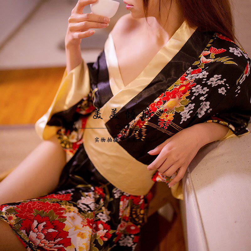 情趣内衣女性感和服制服诱惑激情套装血滴子骚透视露乳衣服用品