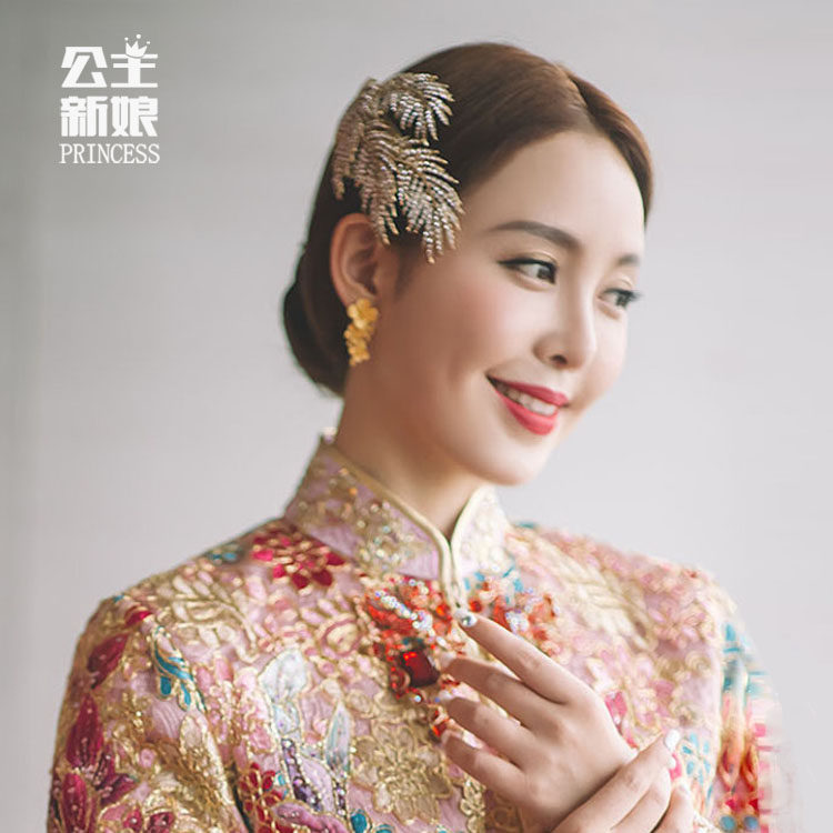 简约_韩式新娘头饰余潇潇结婚同款水钻羽毛发梳简约婚纱中式秀禾服