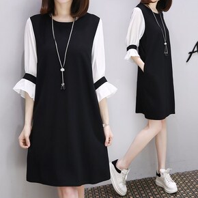 黑色打底裙配什么上衣