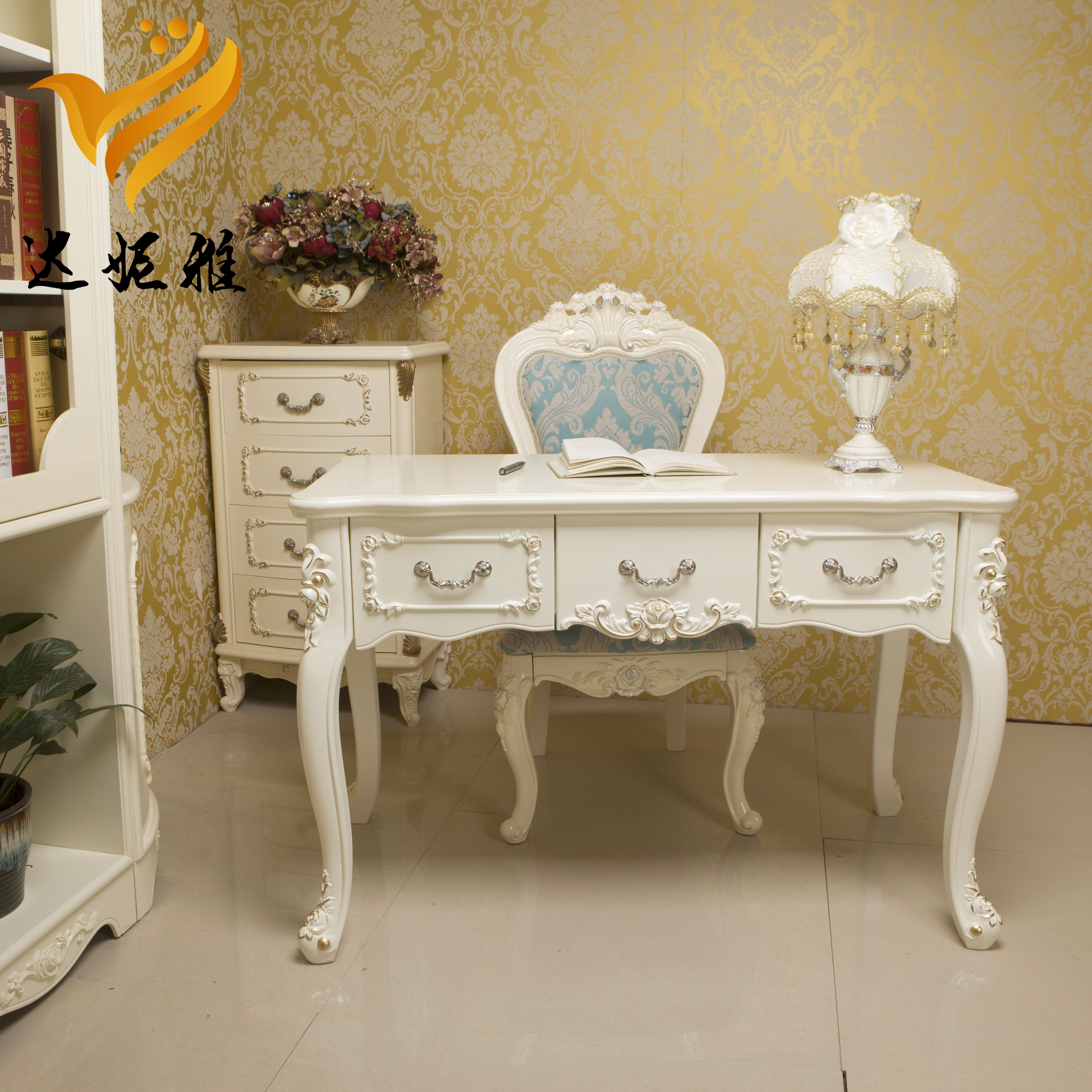 欧式客厅书桌化妆美甲桌学生写字台简约靠墙雕花家用笔记本电脑桌