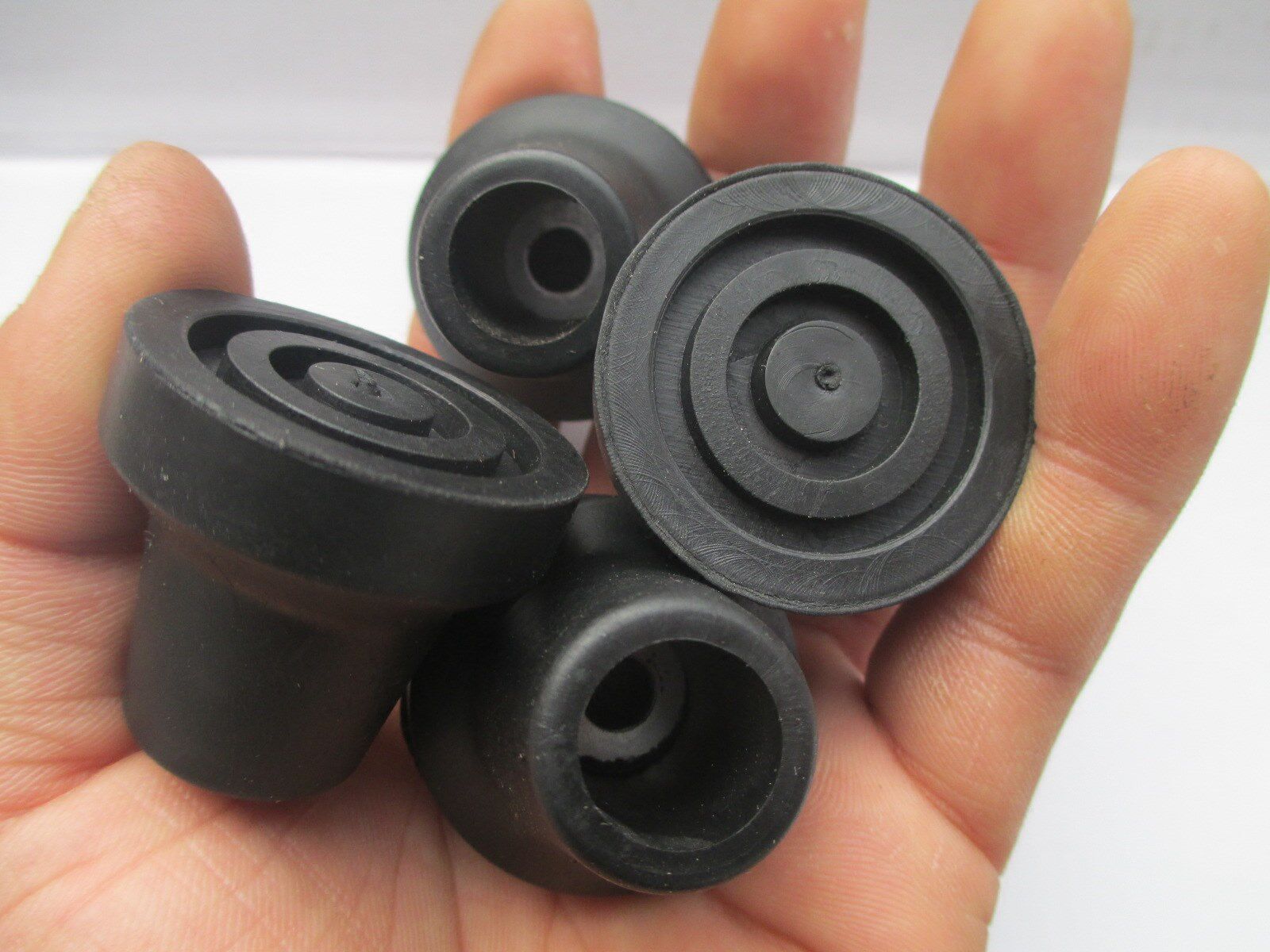 老人四角手杖防滑垫四脚手杖脚垫四爪拐棍胶头胶套耐磨