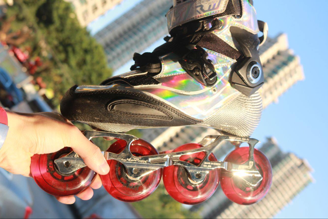 81平花轮83a高弹耐磨轮滑平花轮红宝石轮子专业平花轮花式轮