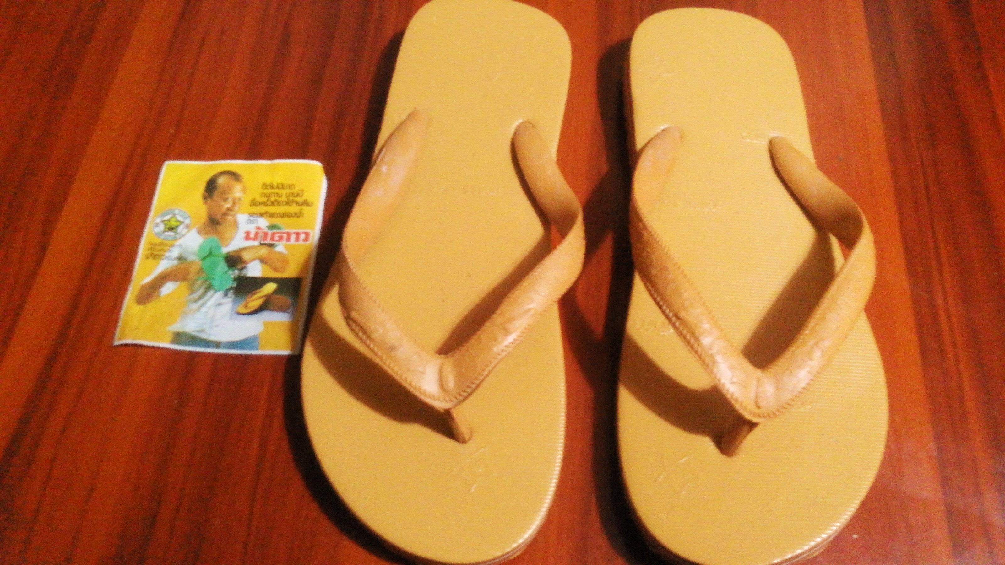 一折泰国沙滩鞋男_正品泰国星马牌橡胶人字拖沙滩拖鞋鲨鱼男女平底