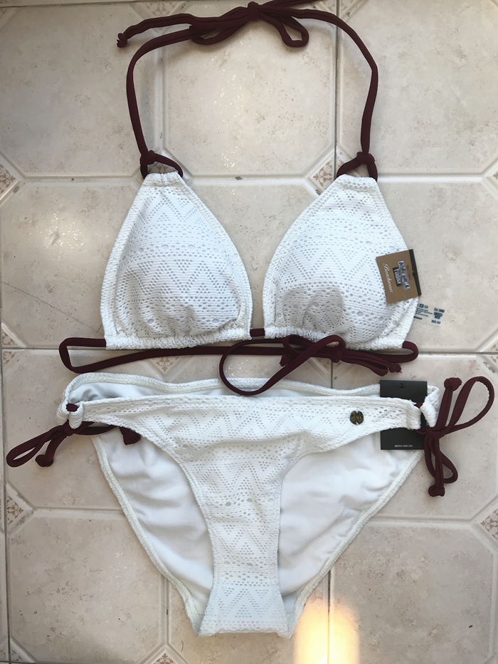 一折透明泳衣女 露毛_美国运动基本款白色蕾丝面运动型比基尼女游泳衣