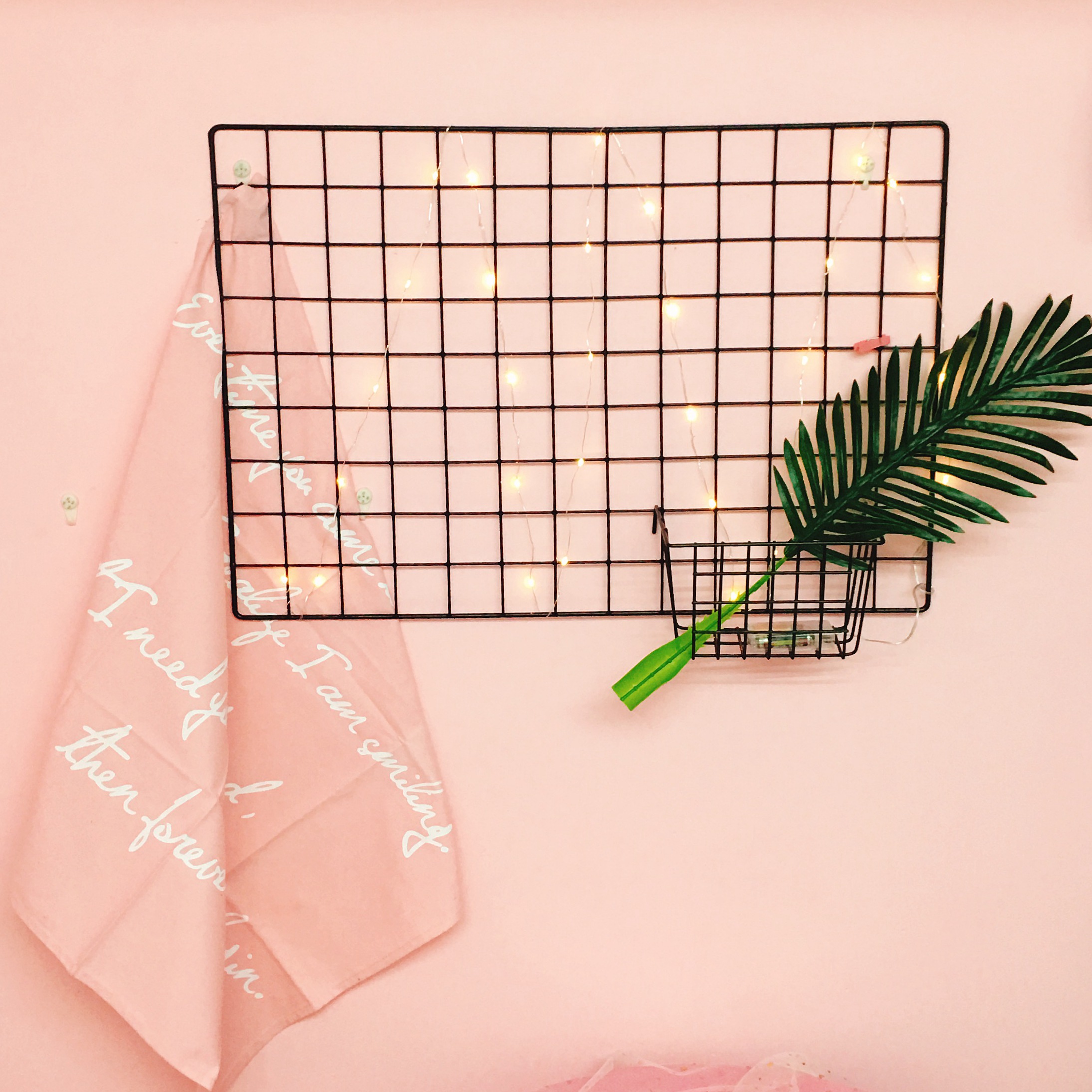 热销照片墙相框墙组合 六张_ins铁艺网格照片墙 少女心房间布置拍立得