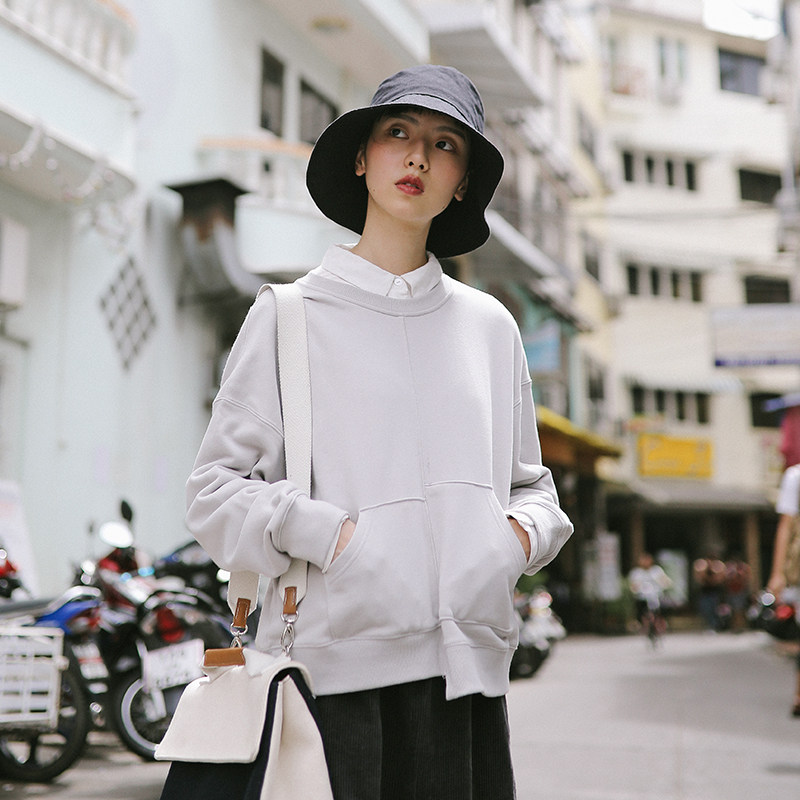 叙旧18春季新款圆领套头卫衣女不规则上衣/亚维