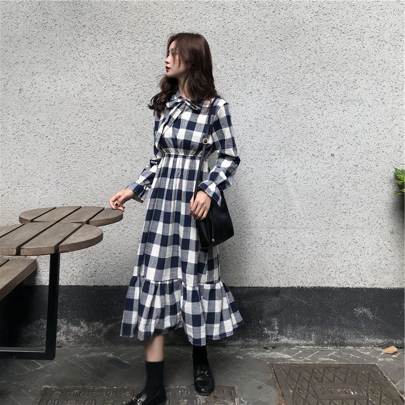 文艺格子长裙女