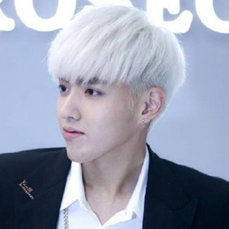 个性帅气男士短发 动漫cos发型 蓬松 纯白色短直发优惠券