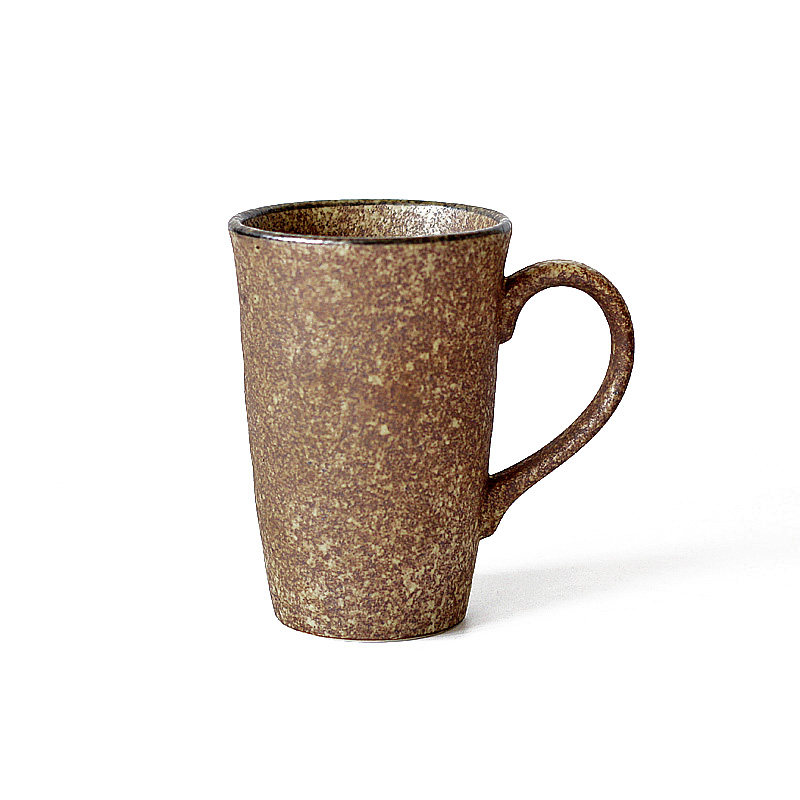 去购买 日式风格陶土杯,复古的造型搭配上简朴的色彩,还原出一种简单