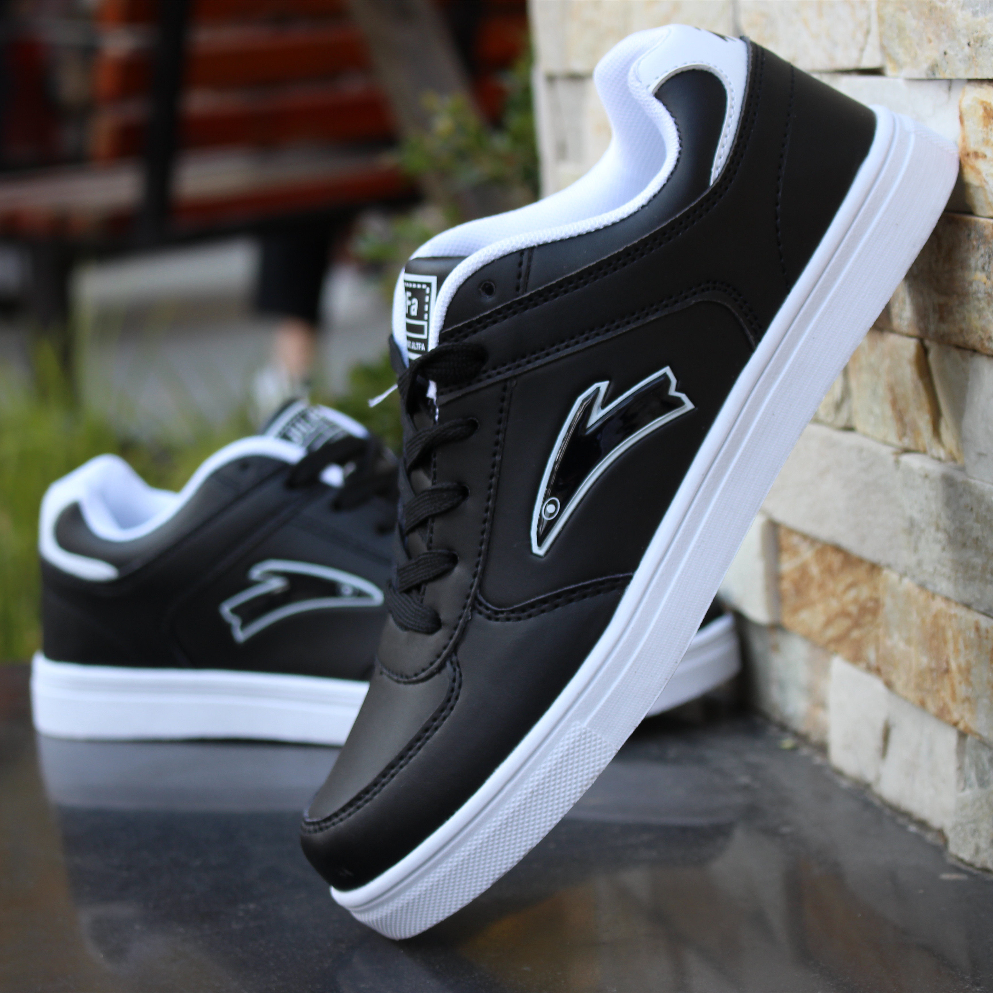 春秋季新款青少年低帮男鞋运动休闲鞋男韩版平板鞋男学生百搭潮鞋