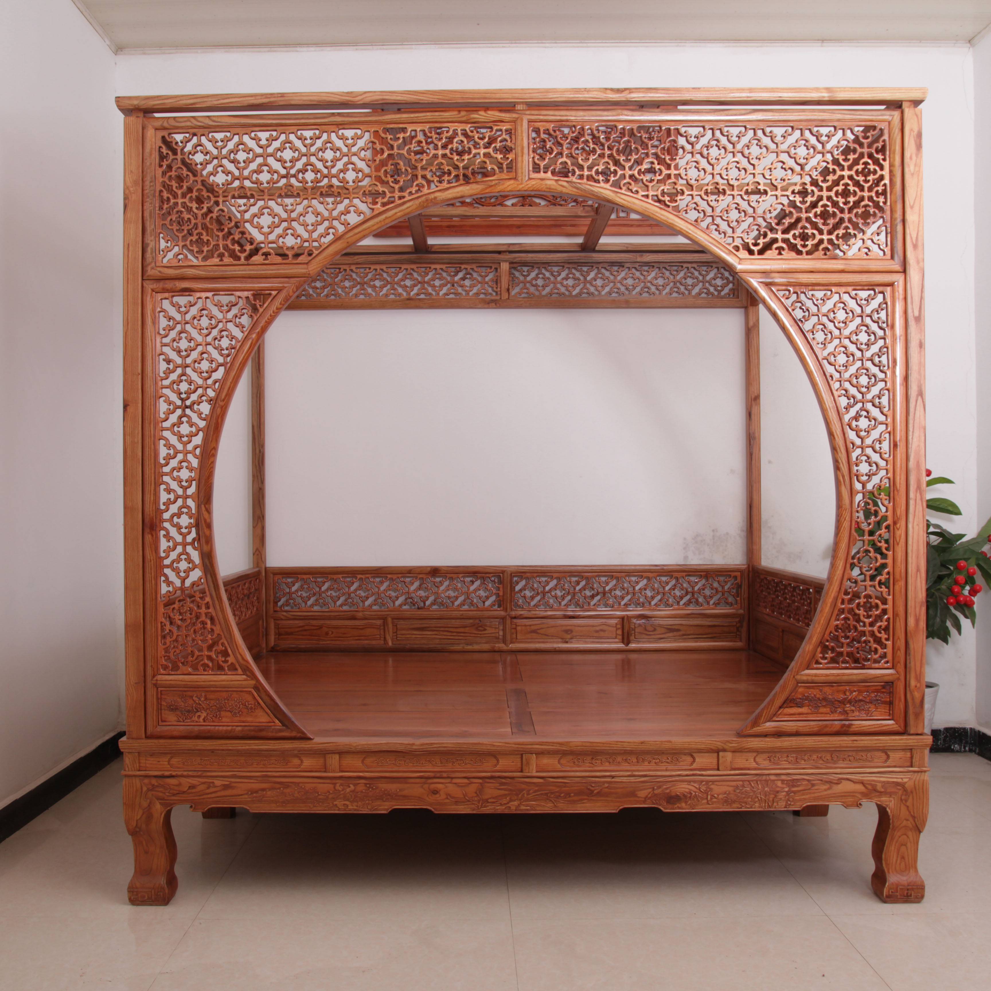 一折雕花架子床