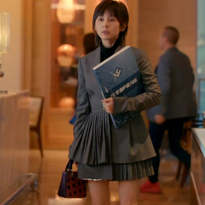 小西装:休闲与正装碰撞的火花