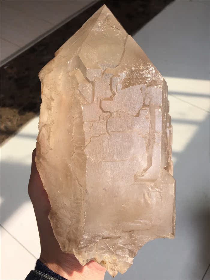 天然水晶原石 黄水晶标本原石摆件 全包裹碧玺浅黄水晶骨干