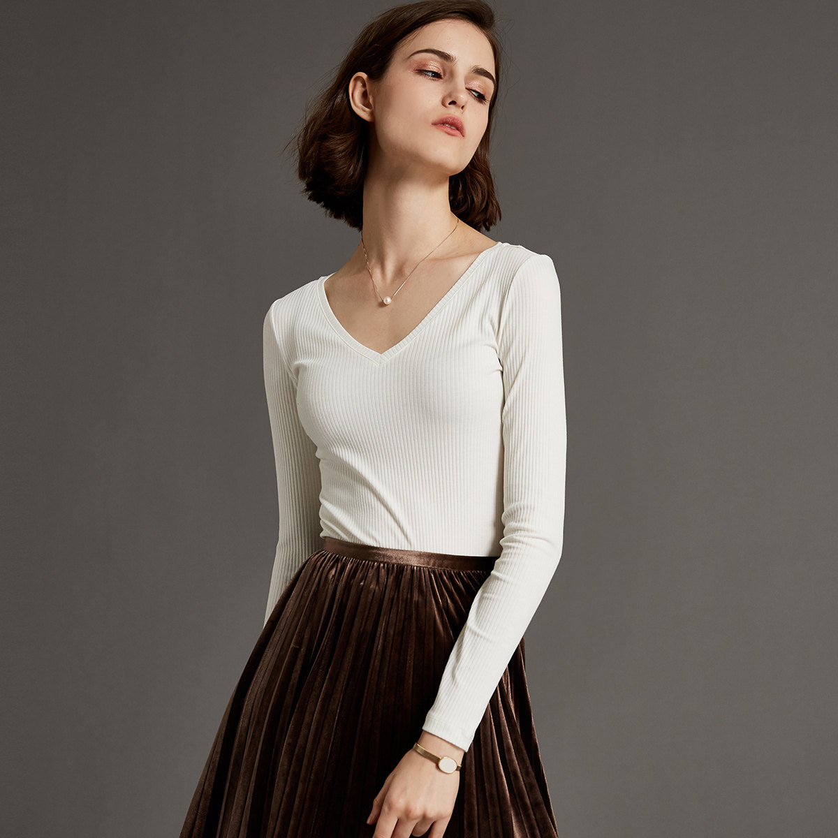 韩潮不退,大v领t恤征服女人心