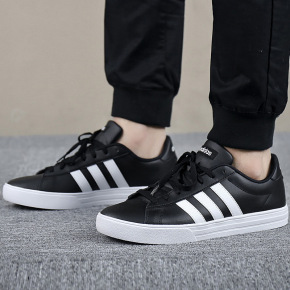 阿迪达斯黑色运动内衣