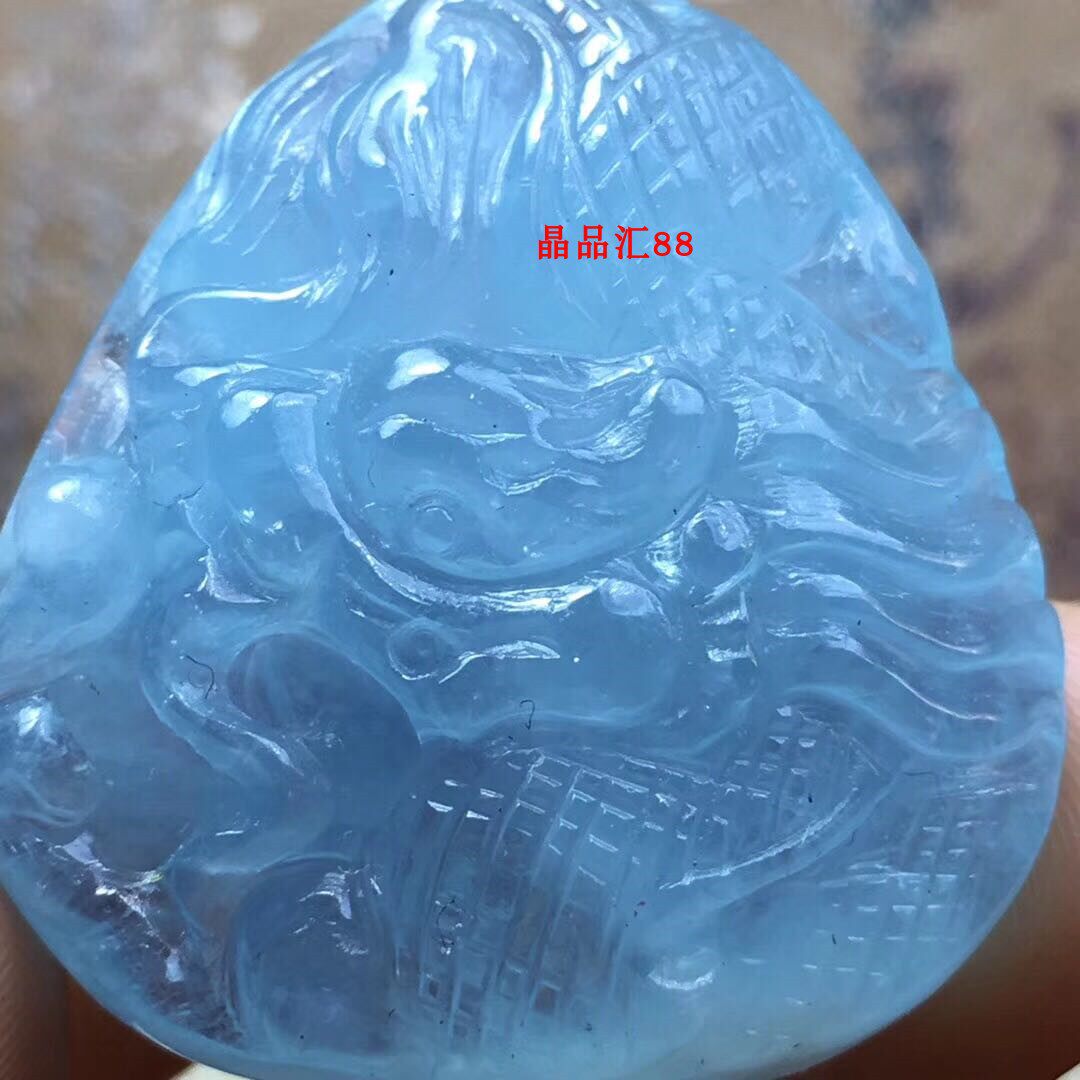 水晶吊坠男 海蓝宝_天然水晶海蓝宝吊坠 海蓝宝雕刻龙牌挂坠男女款