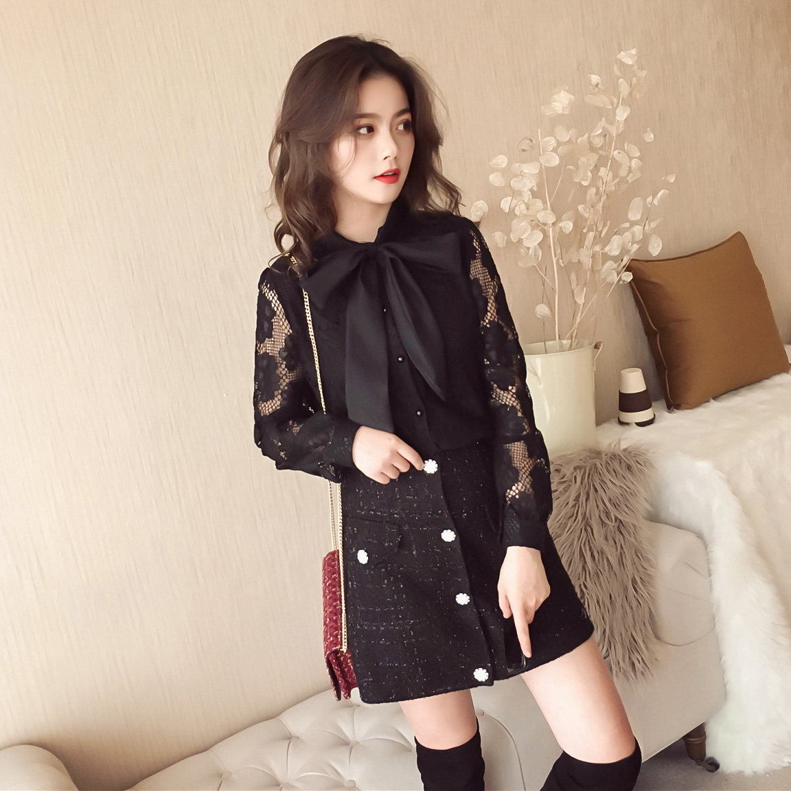 蕾丝衫时髦而又性感,散发浓浓女人味!