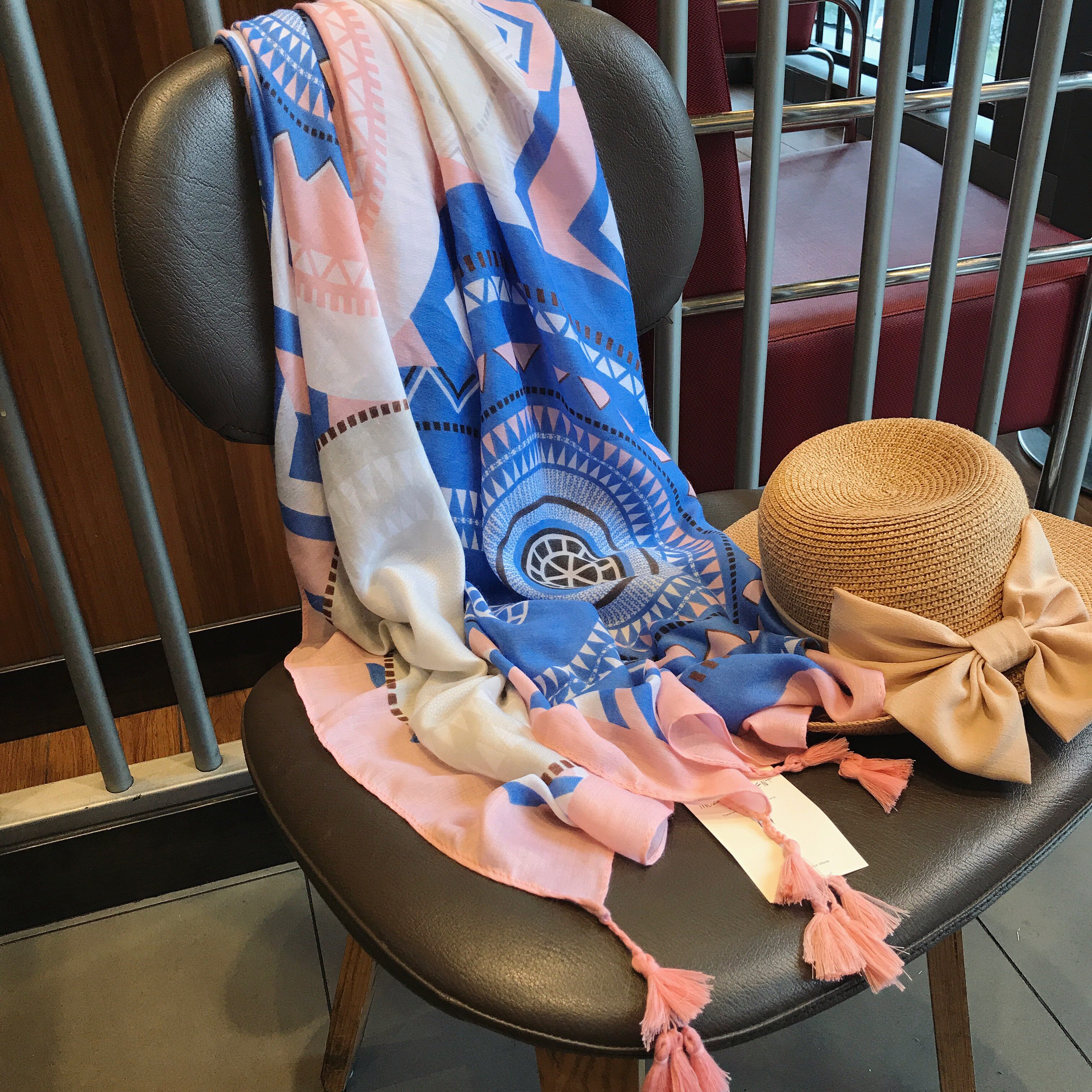 米儿家夏季新款围巾女清凉流苏棉麻防晒沙滩巾蓝粉色车轮几何印花