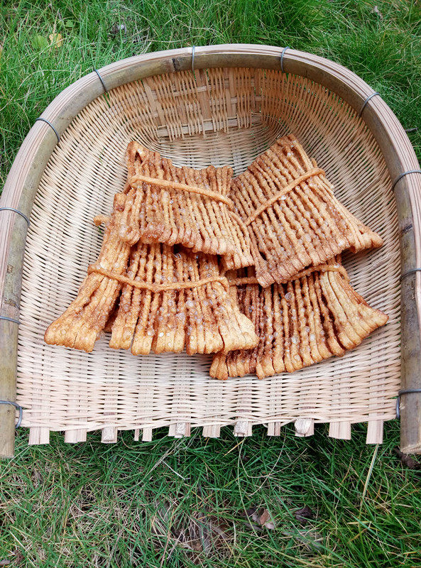 恭城特产排散 油茶小吃 油炸小根小排散零食三件包邮特酥脆175克 ￥6.