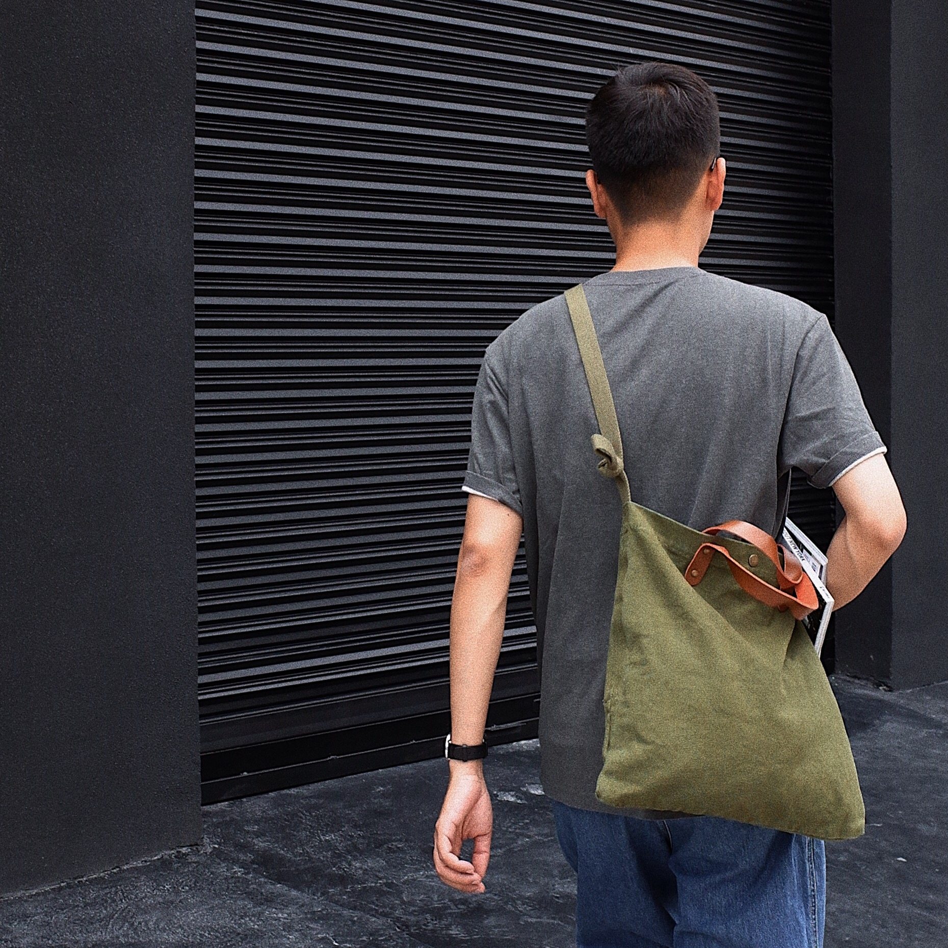 特价帆布挎包男