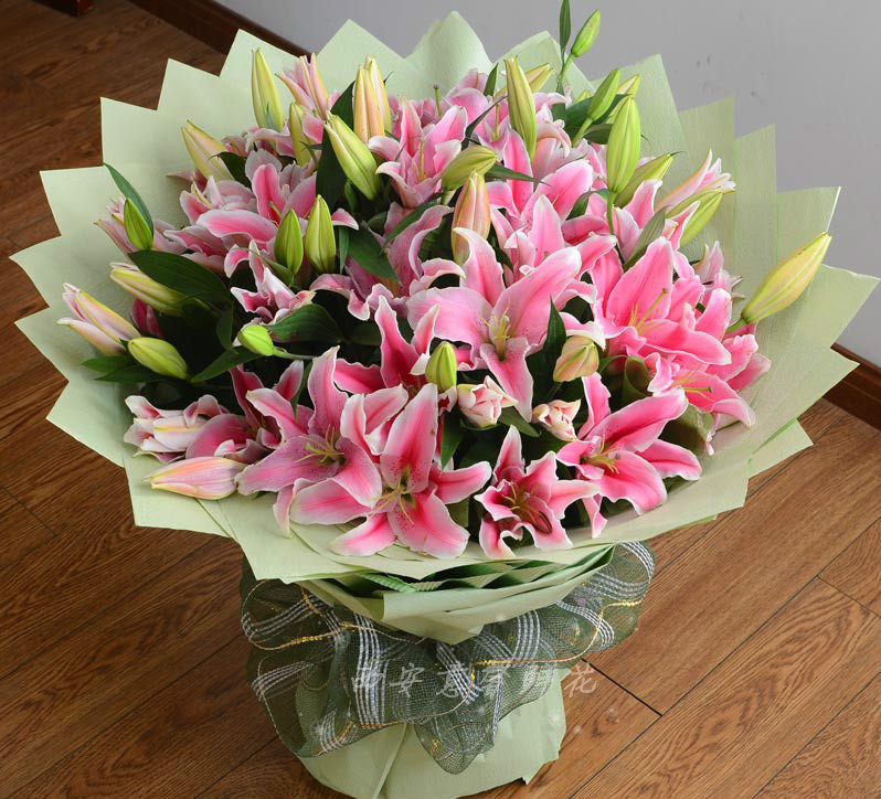 西安鲜花同城速递香水百合花束花店快递送花粉百合花束生日订购花