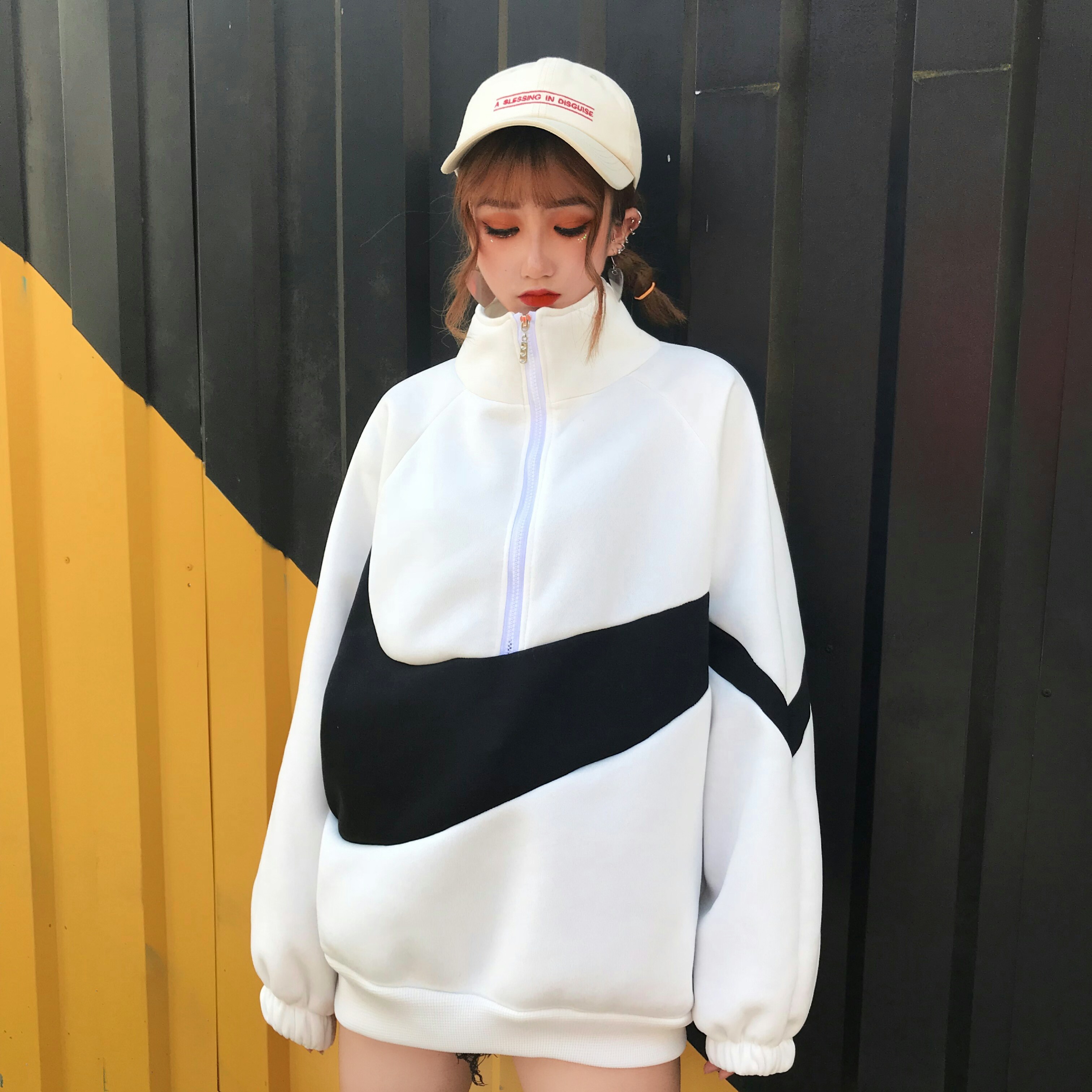 快手同款外套女_社会女快手网红婊妹儿大美同款拉链高领长袖套头加绒