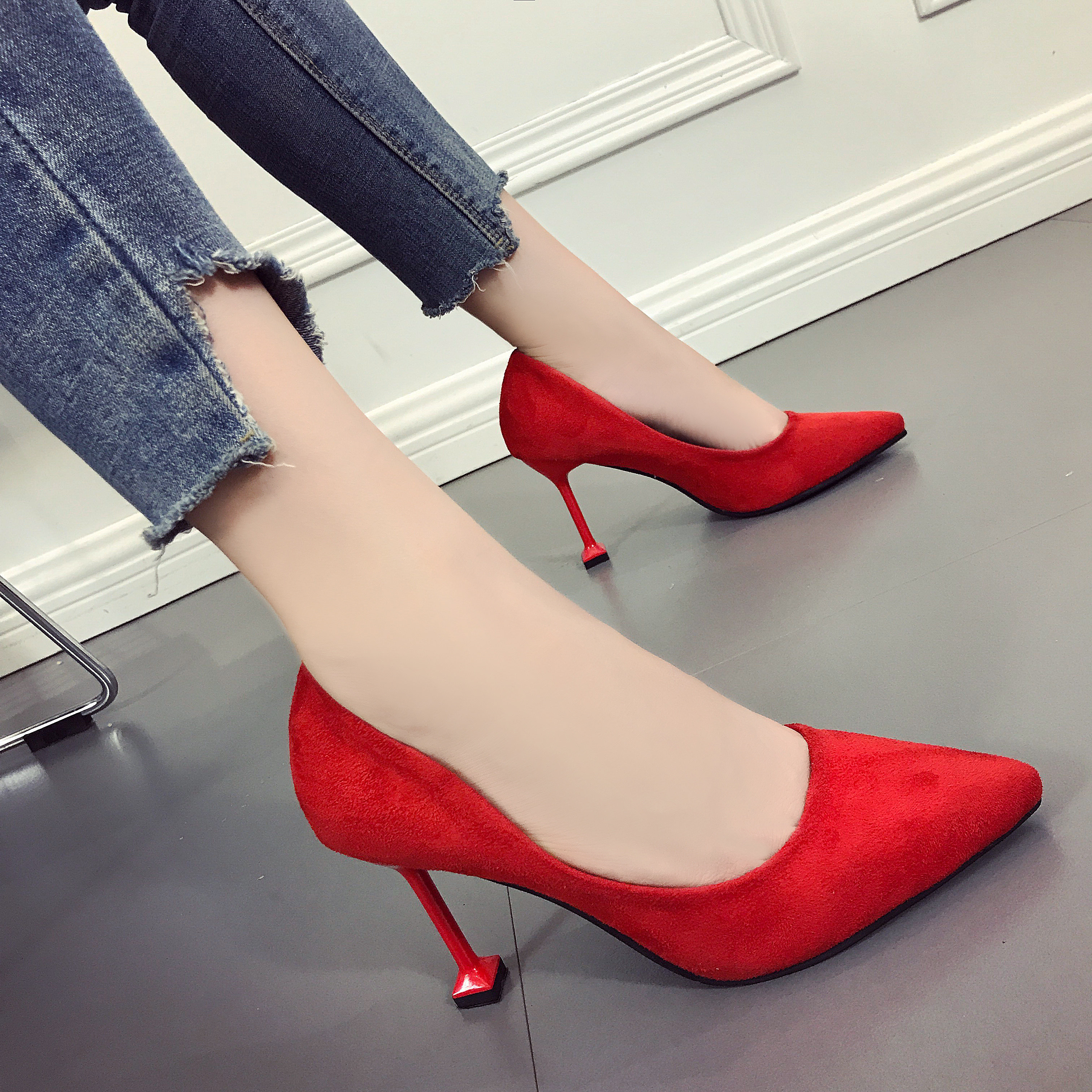 浅口方头单鞋 去购买 尖头浅口气质显瘦单鞋 去购买 交叉带细跟尖头