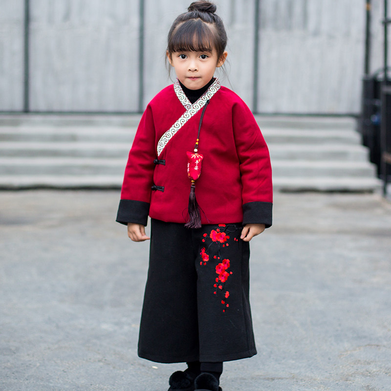 女童唐装这样穿 过年不仅美还喜庆