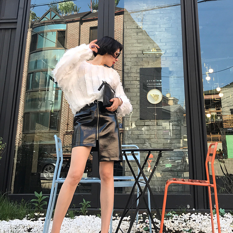 皮裙半身裙女新款高腰显瘦不规则亮黑色包臀裙拉链a字短秋冬