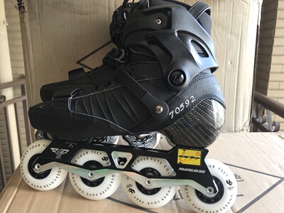 17款宝狮莱欧版evo碳纤成人高端平花刹车直排轮滑鞋溜冰鞋男女款