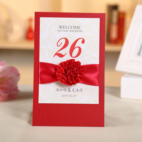 结婚桌卡婚礼创意席位卡 个性定制台卡 红色主题婚礼丝带珠光席卡