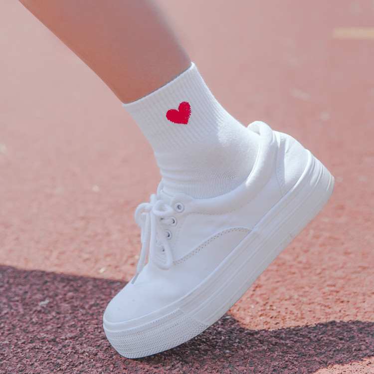 打底袜女秋冬薄款中厚韩国袜子爱心中筒原宿日系运动短筒纯棉袜子