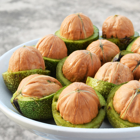 新鲜核桃 去青皮湿核桃 农家原味孕妇生核桃 薄皮2斤装送夹子包邮