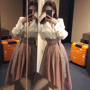 很仙的初春两件套社会复古洋气俏皮网红小香风女神范衣服酷酷套装